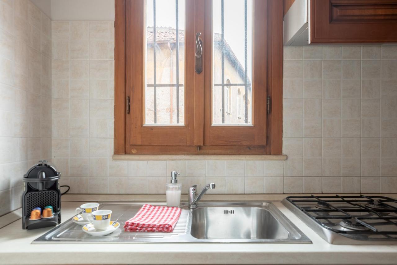 Iflat Charming Apartment Near Piazza Venezia Рим Екстер'єр фото